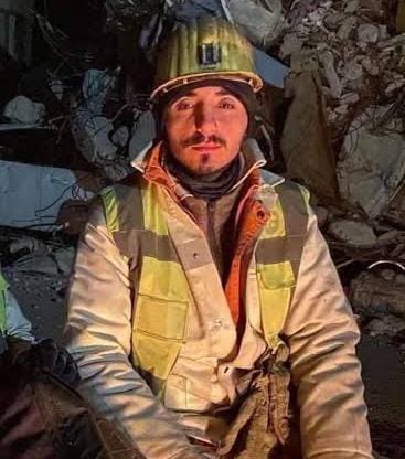 LogHaber's tweet photo. Deprem sonrası Hatay'da kurtarma çalışmalarına katılan madenci Hüseyin Eroğlu, Zonguldak'ta çalıştığı maden ocağında üzerine taş ve kömür parçaları düşmesi sonucu hayatını kaybetti. https://t.co/TTEN5KCv4R