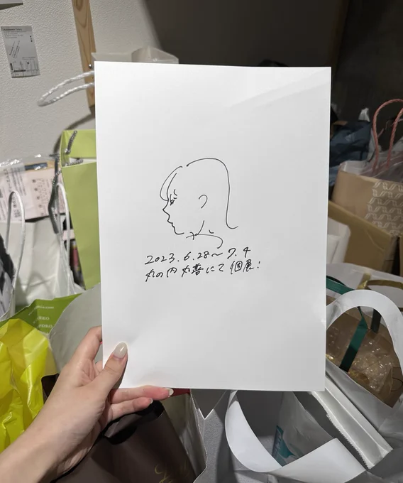 個展『太陽の気まぐれ』無事終了いたしました! 雨が降ったり蒸し暑かったりする中、たくさんのご来場、本当にありがとうございました。 生の声が聞ける機会は貴重で、とても励みになりました。 今後も女の子のかわいい瞬間を見出していきます!