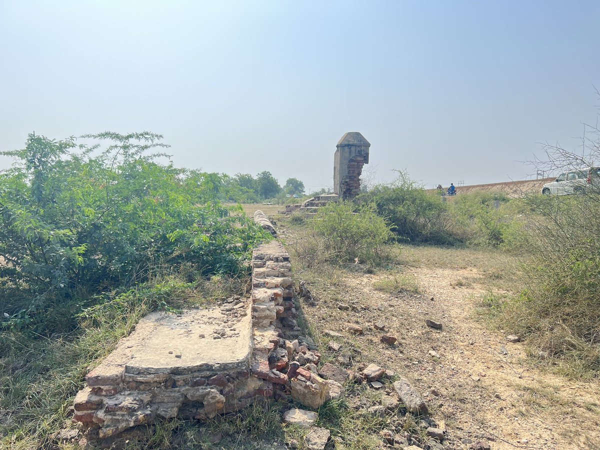iamgurparvesh66's tweet photo. #Dagru #Moga 

We are Loosing one more Heritage Site

A Site Which has seen Many Kingdoms

Piyasa Khoo On Ventiletar https://t.co/e1AUInbn8B