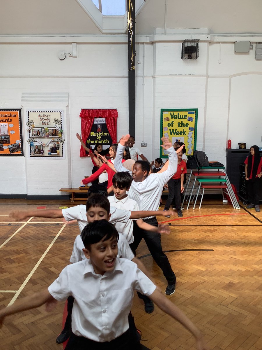 MarlboroughPrim's tweet image. Year 5 putting in some hard work with #olympic #swimmer @JoeRoebuck #starjumps @leightrustb8