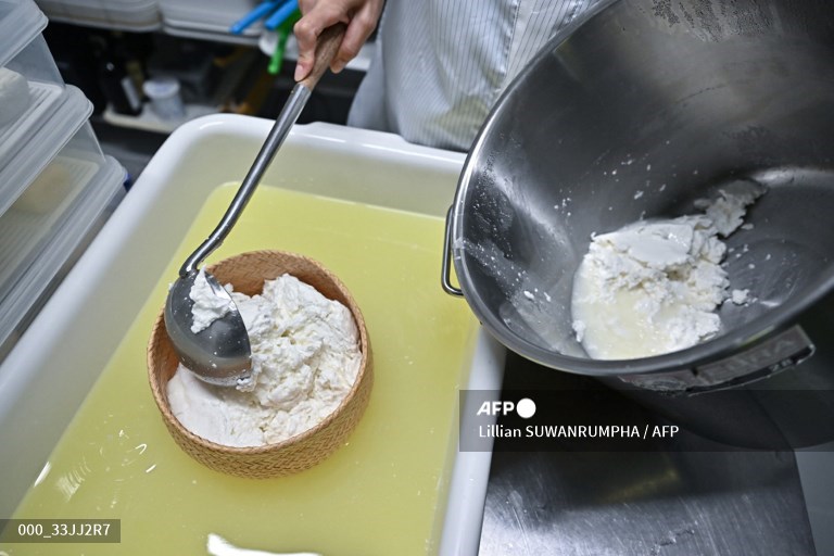 AFP Photo on Twitter "Cheesemaker spreads joy in tropical Thailand. 📸