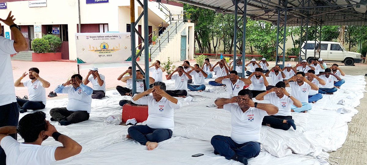 HPCLIndoreLPG's tweet photo. Yoga ~The Fuel for Body, mind &amp; Soul 🧘🏽‍♀️🪷
Celebrating #Yoga for #VasudhaivaKutumbakam, at HPCL Indore LPG Plant. #InternationalYogaDay2023 
@mukeshpchauhan
@Nookesh_Babu @nalli_srinivas @HPCL @PetroleumMin @anujjain1906 @garg_am @NwzLpg @PMOIndia @HardeepSPuri https://t.co/KweBzngiQ1