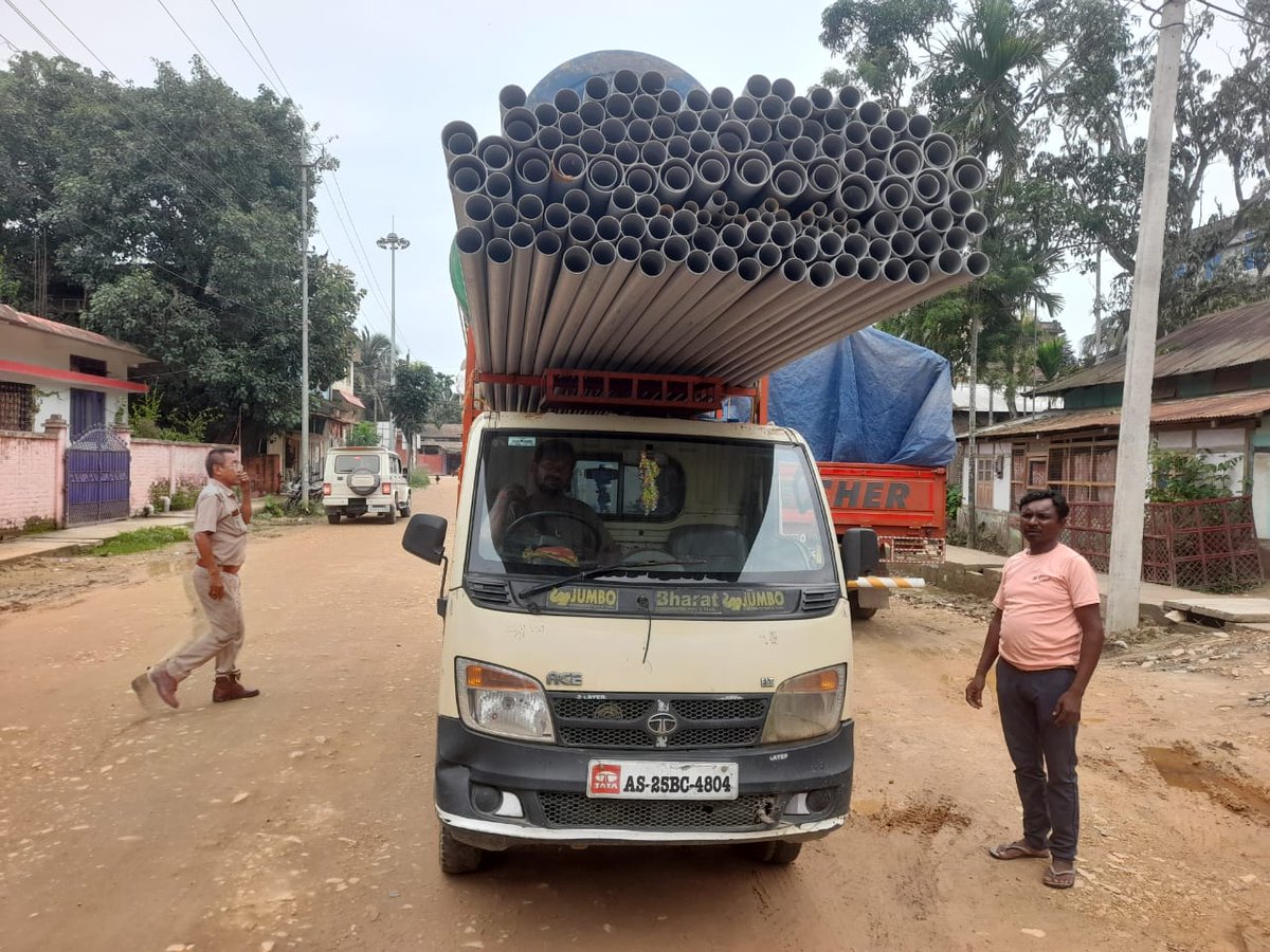 DTO_Hojai's tweet photo. Enforcement drive against  overspending overspending without helmet, wrong side entry at HOJAI District
@TransportAssam https://t.co/jobb1KwUQd