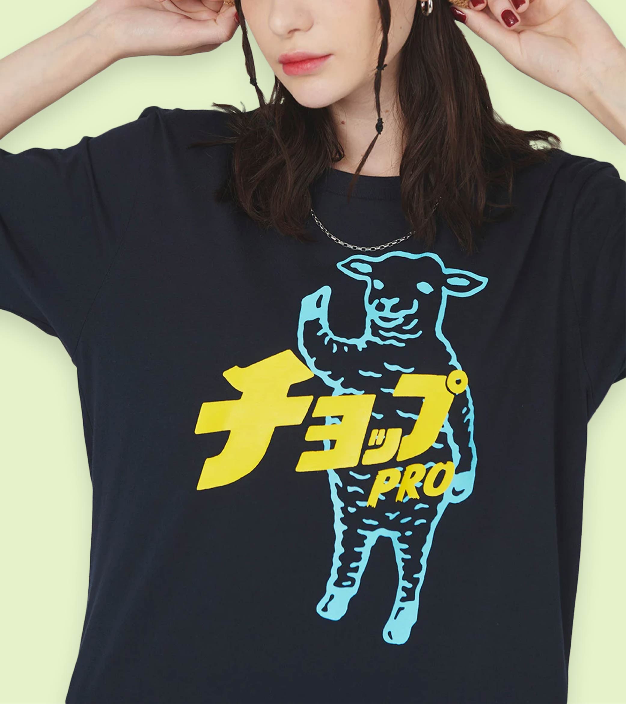 【新品未使用】LESSERAFIM GR8 コラボ　Tシャツ ルセラフィム GR8 コラボ Tシャツ DIFFERENT NEWS | LE SSERAFIM