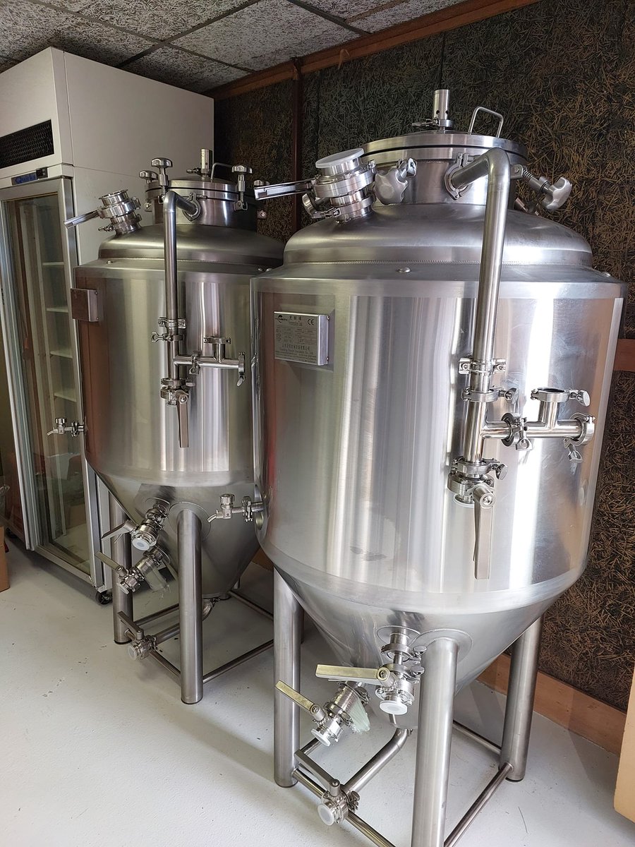 HelenLiu2018's tweet image. A new set of Tonsen equipment was installed in South Australia. TONSEN is committed to helping more customers brew more nice beer!

Email：helen@tonsenbrew.com

WhatsApp: +86 153 1556 2731

#tonsen #fermenter #beerbrewing #beer #brewingco #unitank #fv #cct #bbt #brewingequipment