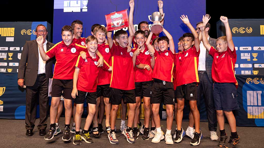 Ebresports1's tweet photo. 🏆⚽ Vint-i-sis equips de les Terres de l'Ebre, guardonats a la Nit del Campions de les TE
▶ LA NOTÍCIA: https://t.co/Q8SRjURzQz
@FCF_CAT @MichelRosello @66migui @KimSanllehi @aitorvega12 @esportcat @JoanBarbera7 @FutbolCatala2 @FutbolCatalunya @Gol_Cat @XimoRambla #Tortos ... https://t.co/KkBwLHRcmf