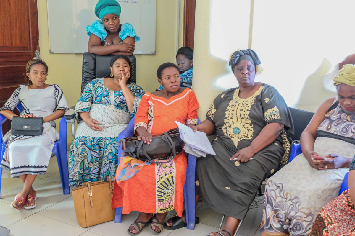 Restitution des travaux de la synergie des femmes pour la paix et la sécurité à une trentaine des femmes leaders de #Goma au Nord-Kivu.
Cet initiative a pour objectif  de renforcer la participation des femmes dans les différents processus locaux, nationaux et régionaux de paix.