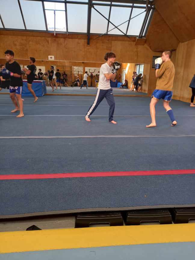 Un grand bravo à tous les clubs qui ont participé à ces portes ouvertes !

Au final, ce sont près de 500 personnes qui ont pu s’initier gratuitement à un sport dans notre arrondissement durant 1 semaine 💪

#sportpourtous #viedequartier #sport #paris16