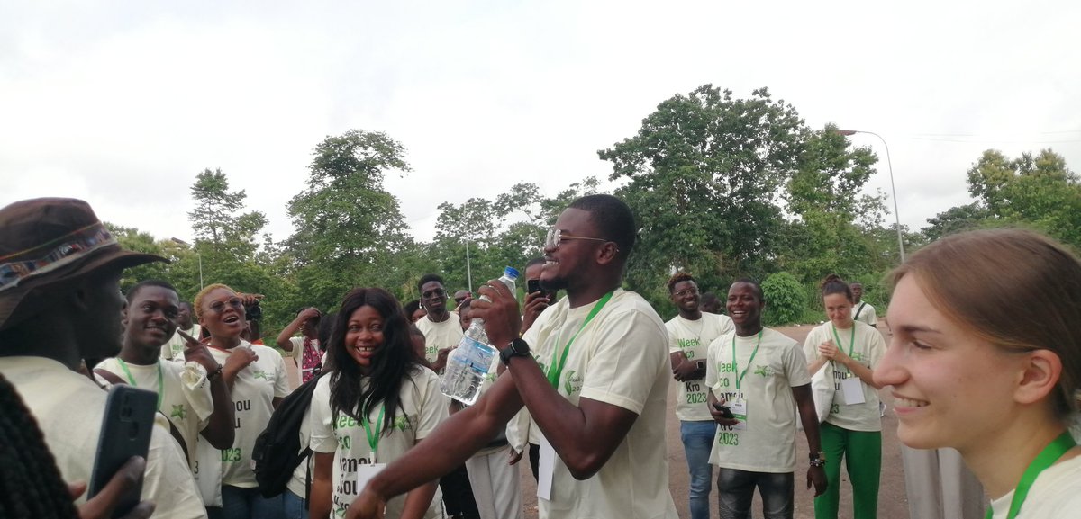 JustineSamari's tweet photo. Début des activités de la Week-Eco🎉😍. Un plaisir de représenter les jeunes togolais dans les questions climatiques. Vive la week-Eco vive le climat🎉❣️
#weekeco
#ecolotrip
#salemayenan 
#FridaysForFuture
#pacja https://t.co/b4GBTbkOiN