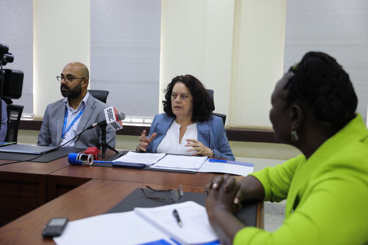 WFP_SouthSudan's tweet photo. WFP has signed a memo of understanding with @MinistrySsd to strengthen our partnership in delivering School Meals for children across #SouthSudan.

"School Meals are a cornerstone of education and education can change lives for children," said Minister Awut Deng Acuil 👇🏿

#SSOT https://t.co/cfNQQBrJBN
