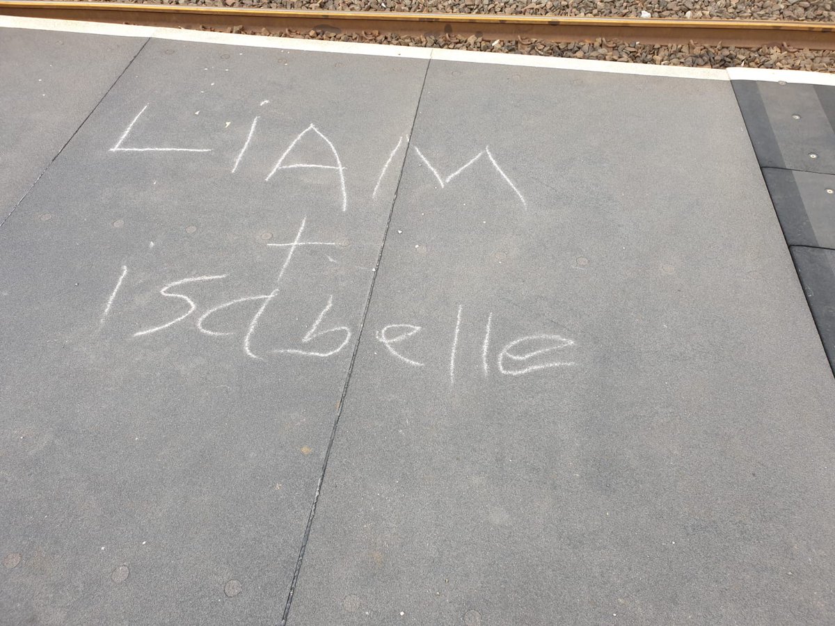 SettleCarlisle's tweet photo. Mindless vandalism at Horton Station last night. Heritage glass broken plus graffiti. If anyone has any info please contact @NYorksPolice quoting crime no. NYP-21062023-0143 @foscl @northernassist @MrTimDunn
@yorkshire_dales @yorkshirepost
Please retweet to widen the reach. https://t.co/18tnaukVPS