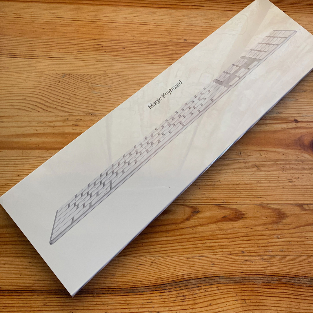 tarohe's tweet image. 使うてたキーボードが壊れたので、新しいのを買うてきたです。
こにちは、Magic Keyboard。
さよなら、16,800円（分割2回払い）。
#apple #mac #magickeyboard