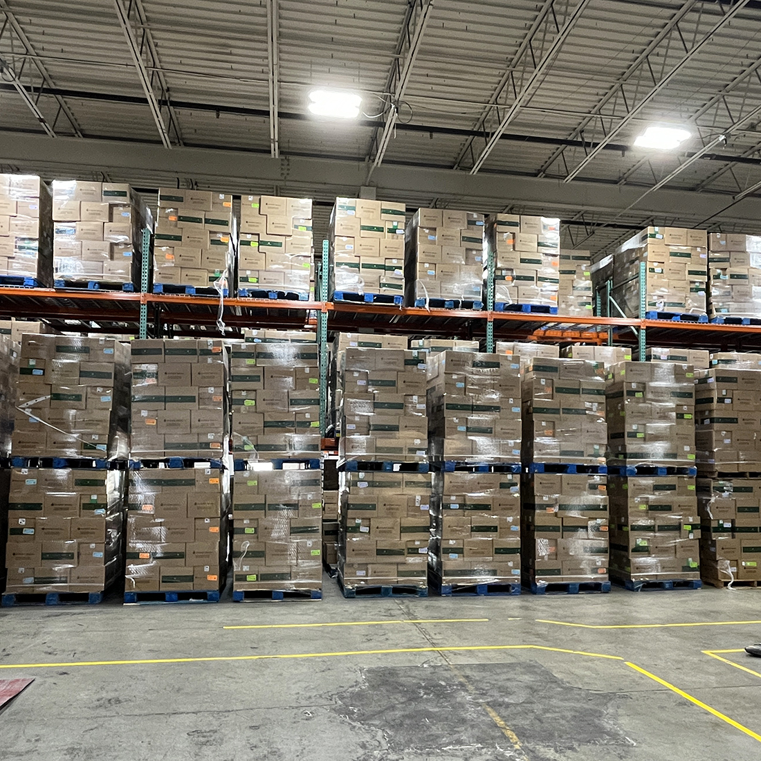EveryMealOrg's tweet image. Did you know?  34 pallets of Every Meal food bags go out weekly to feed kiddos in the community. That serves an average of 12,000 kids weekly! 

#EveryMeal #AllKidsOurKids #ChildHunger #Nonprofit