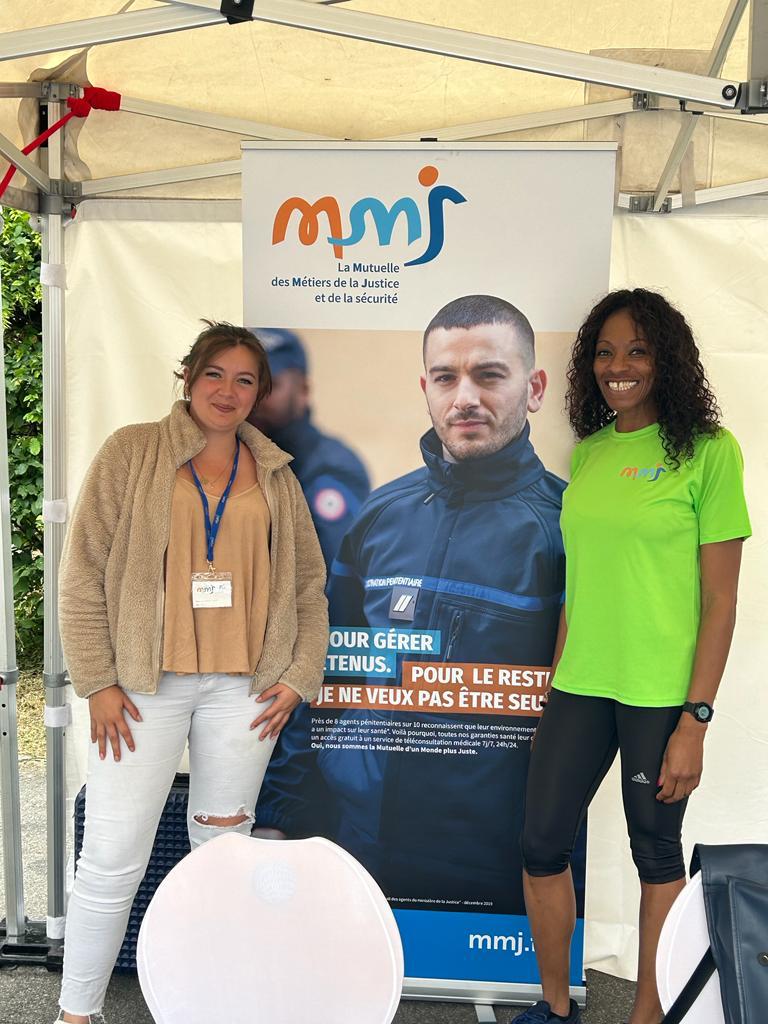 MutuelleMMJ's tweet photo. La MMJ partenaire du relais #marathon #EKI🏃‍♀️, avec Odiah Sibité, #ancienne #sprinteuse 🏃‍♀️ de l’équipe de #France 🇨🇵 à l'occasion des 125 ans du  #centre #pénitentiaire de #Fresnes 🎉🎊 https://t.co/eVVaTYVz5Q