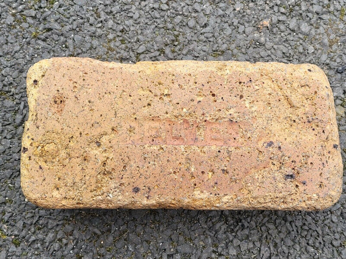 seabricksteve's tweet image. 🧱Delves Colliery Consett County Durham #vintage Brick!
🧱Checkout all other #oldbricks ebay.co.uk/usr/seabrickst……
#NCB #coalmining #pit #miningheritage #brickworks #eastdurham #heritagebricks #colliery #coal #mining #countydurham #miner #northeast