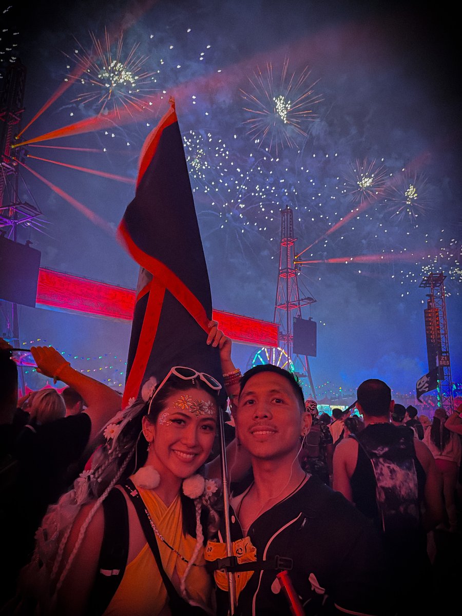eurekage's tweet photo. pov: we’re your rave parents 🫶 https://t.co/VTz423EgYm