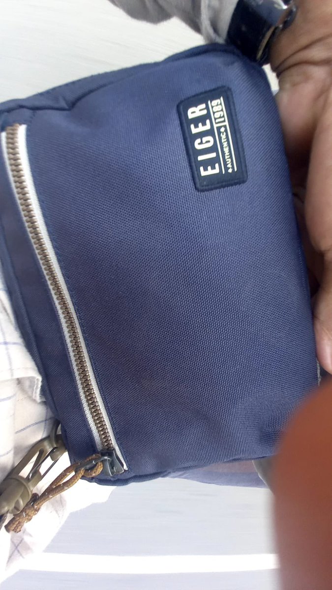 Terima kasih <a href="/KAI121/">Kereta Api Indonesia</a> sudah amankan tas suami saya yang ketinggalan di Stasiun Karawang. Terima kasih juga untuk bapak security di stasiun Karawang yang udah banyak bantu. Alhamdulillah tas beserta isi-isinya terselamatkan. 🥹😇