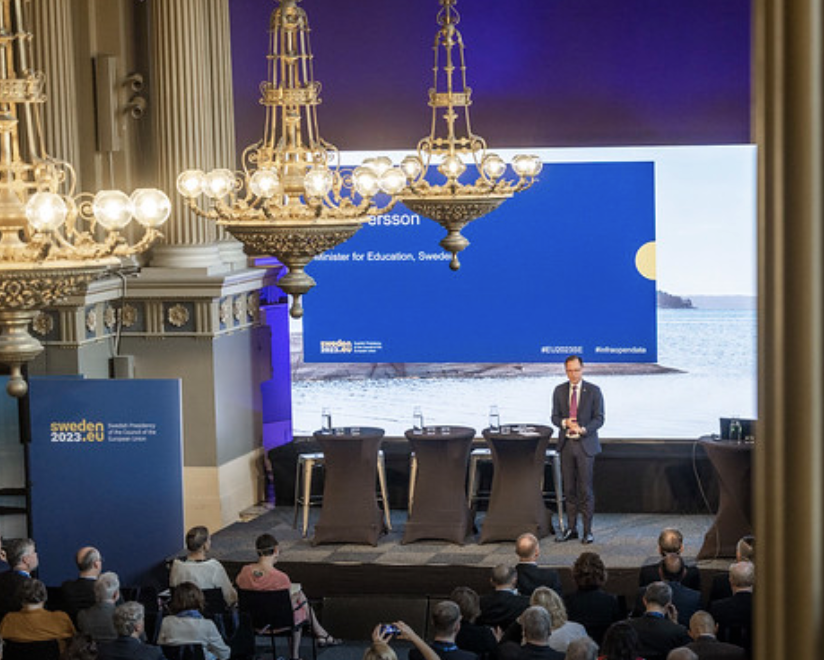 BeckmannEOSC's tweet photo. The Lund declaration on Maximising the Benefits of Research Data, which was presented yesterday by the Swedish Minister for Education, Mats Persson @matsperspektiv, can be found here: 
https://t.co/3GWro8CPbK
#infraopendata #EOSC #OpenScience @sweden2023eu https://t.co/dXDRF8RTTY
