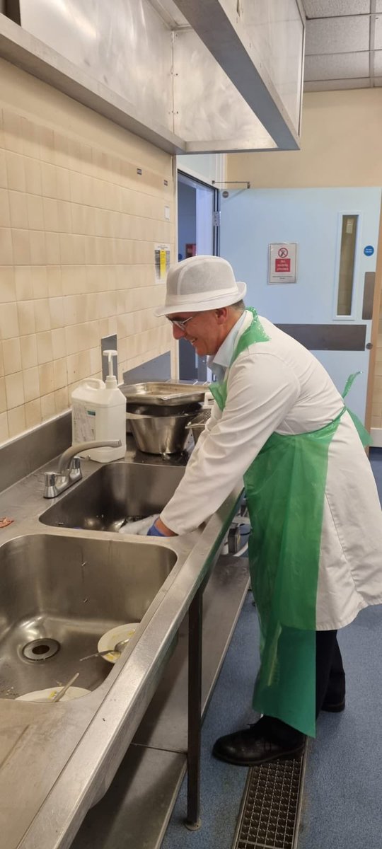 Alan, our Head of Medical Engineering took a turn in our Catering Department this morning. Our kitchens prepare over 630,000 meals a year for our patients. That’s some healing right there. #HealthEFMDay