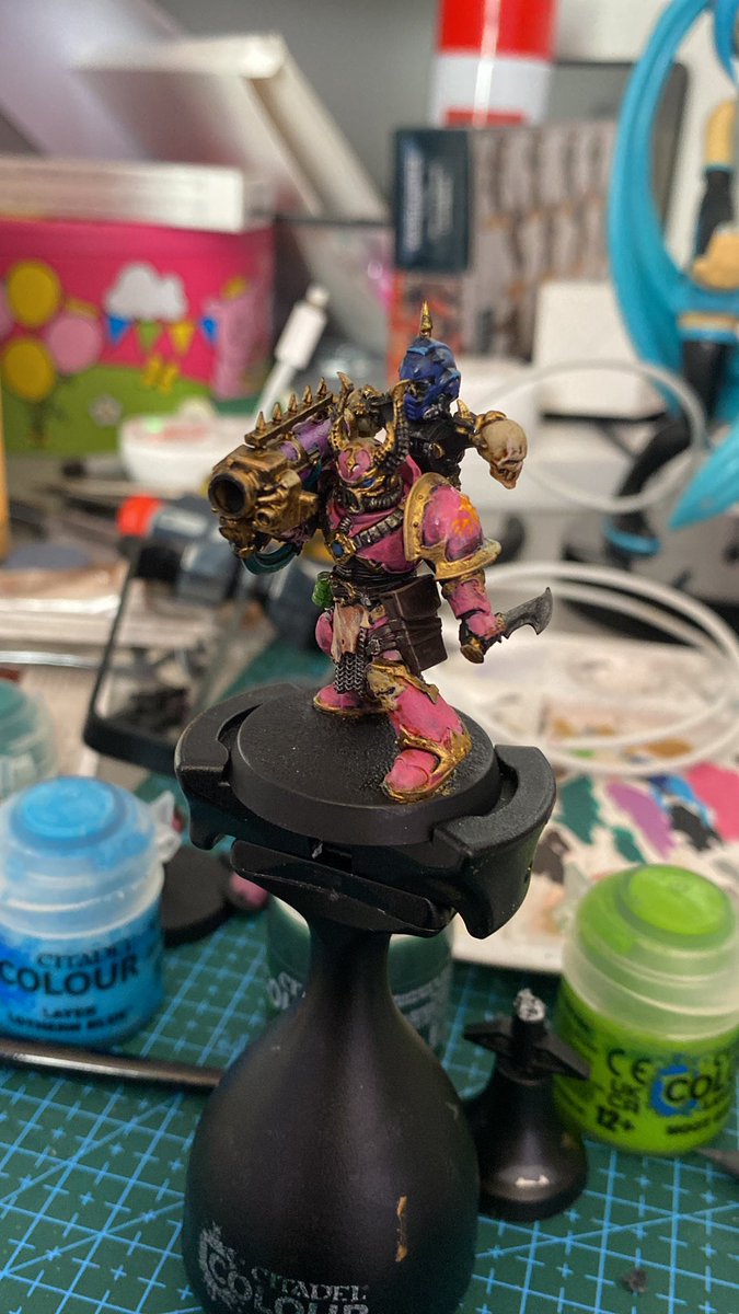 Laguna135's tweet photo. One say! 9 to go! I want to continue but I have to go to work 😩 #warhammer40k #slannesh #Emperorschildren #chaosmarines https://t.co/Idc2diF3Wl