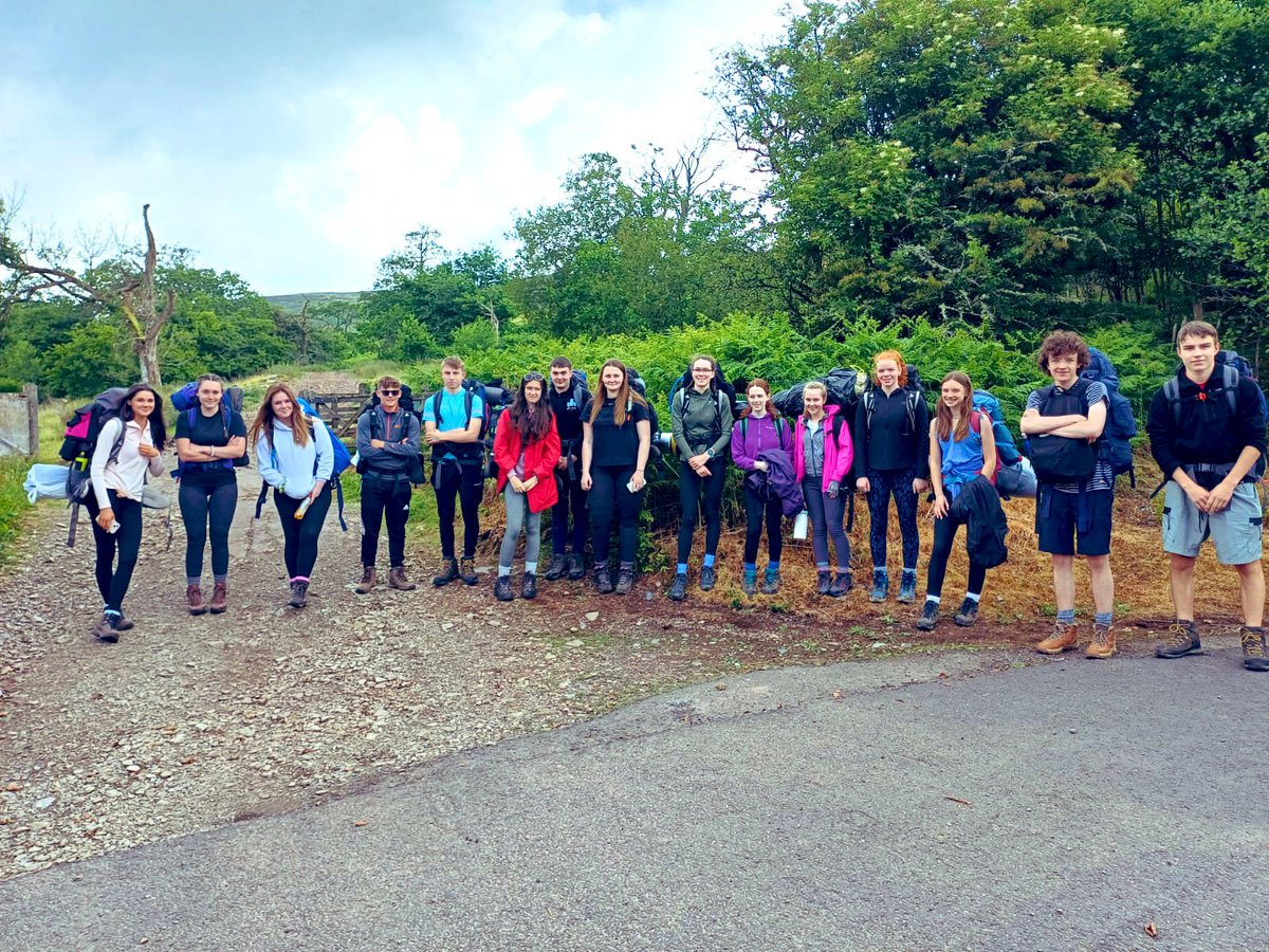 🏅All set to go for Gold🏅

Good luck to all the young people setting off on their practice expedition this morning! Fingers crossed for good weather🤞🌤️☔️🏕️🗺️🥾🧭

@DofEScotland