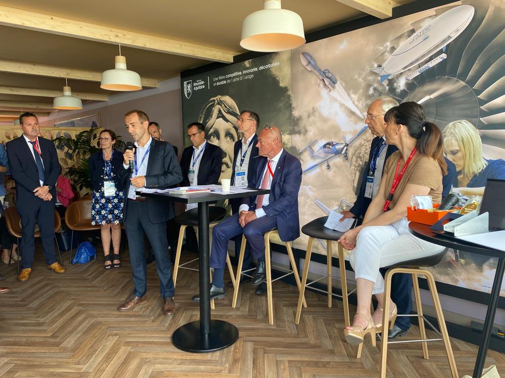 .<a href="/ElyseEnergy/">Elyse Energy</a> présente le détail de l'implantation de son unité de production de kérosène vert sur le bassin de Lacq <a href="/chemparc/">Chemparc</a> <a href="/CCLacqOrthez/">Communauté de communes de Lacq-Orthez</a> <a href="/AndreaBrouille/">Andréa Brouille</a> @plaurent64 #Bourget