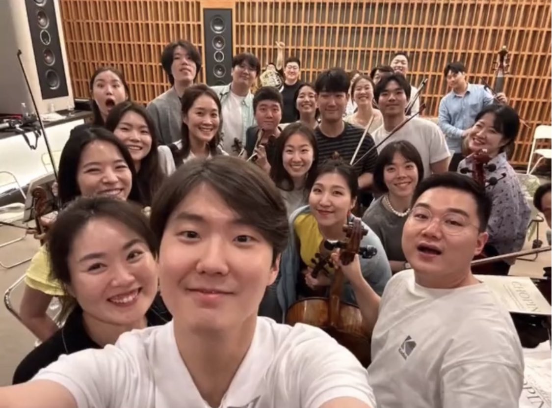 조 tweet media