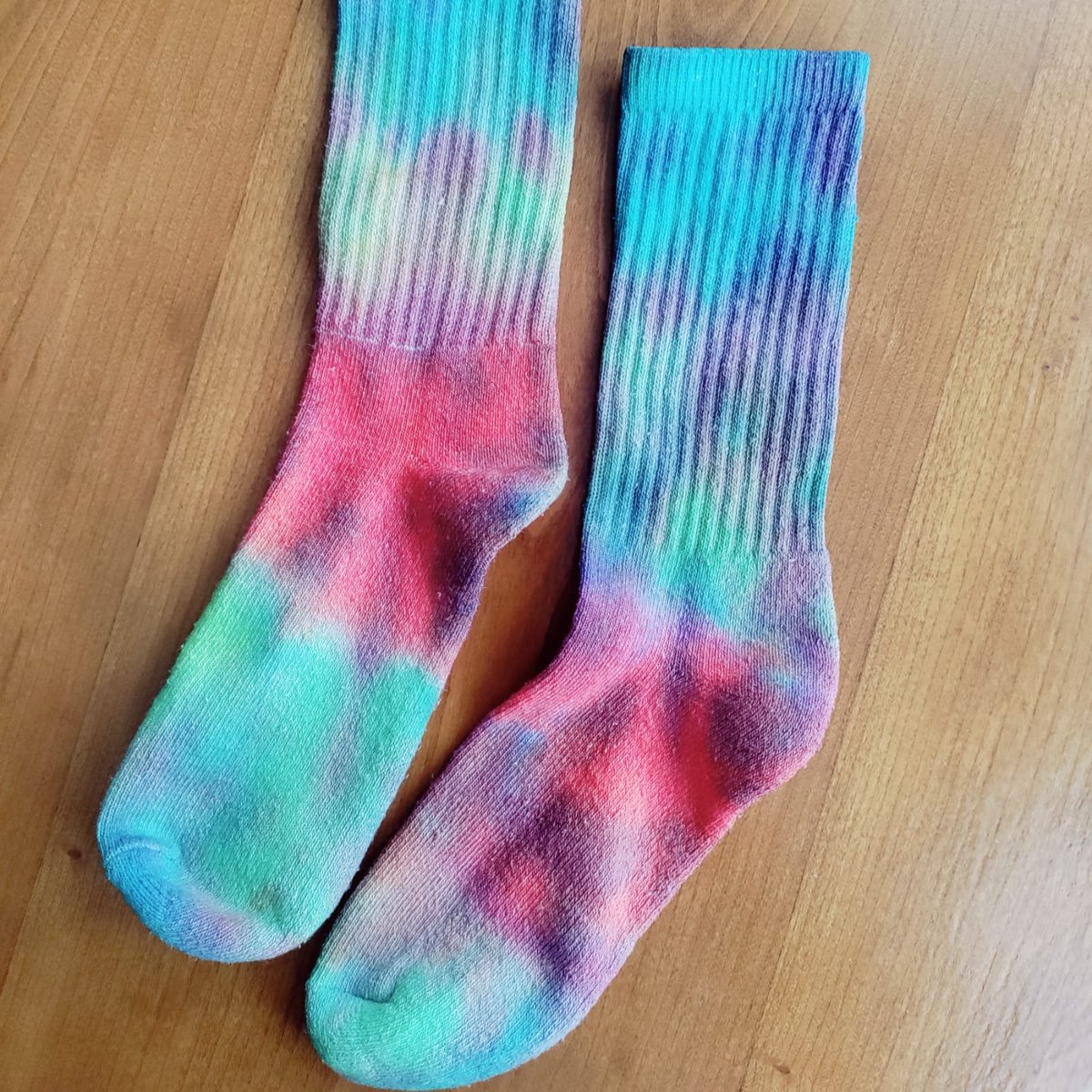 For this year's #refugeefestscot we celebrated Hope through different artforms. 

On Sunday we took over SWG3's Yardworks with a session of spray-painting, screen-printing and tie dye. 

Thanks to everyone who made this event happen, we will be back with our spray paint soon!