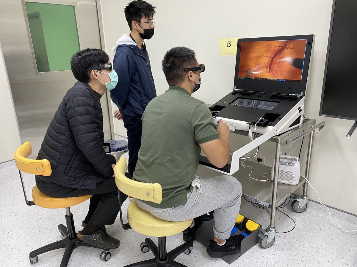 #機器人手術 逐漸普及，訓練也開始提早！

#FlexVR #RoboticSurgery #SurgicalTraining #ClinicalSimulation #MedicalSimulation #SurgicalScience #GS #Surgeon #Surgery #醫院 #微創 #永達儀器 #您醫護教育的好朋友 #住院醫師 #PGY #VR #教學部 #臨床技能中心 #模擬醫學 #MedEd #resident #達文西