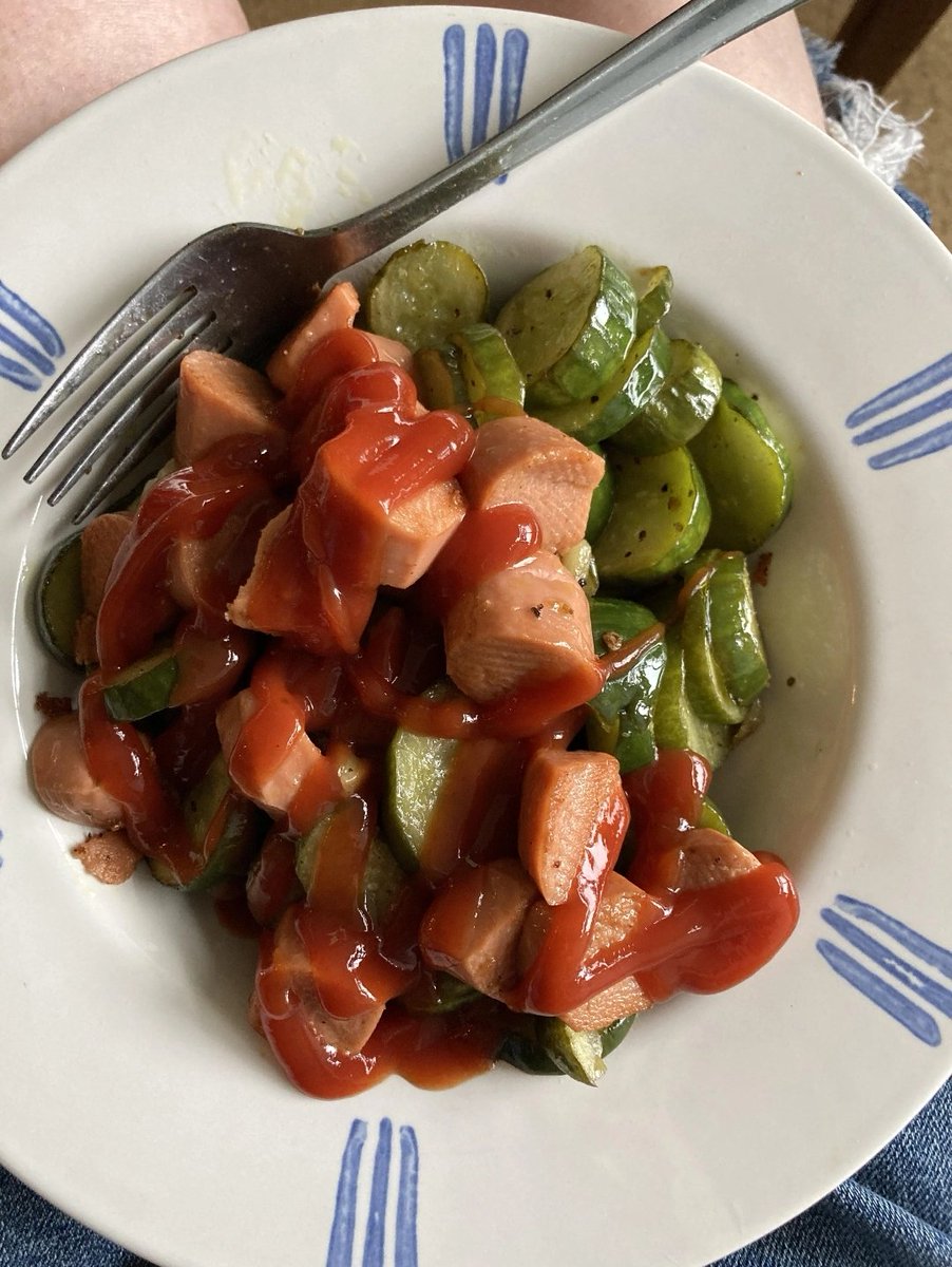 eatinerni's tweet image. Someone help me out here.. #isthisathing