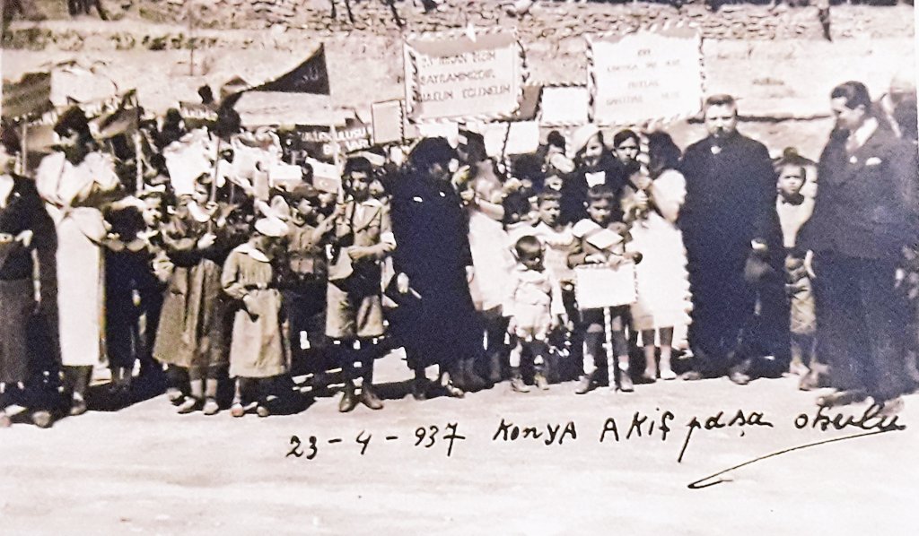 Konya İl Eğitim Tarihi Müzesi (@konyailegitim42) on Twitter photo Akif Paşa İlkokulu
Konya-1937
<a href="/gokhanmurat1/">Murat YİĞİT</a>
<a href="/servetal61/">Servet ALTUNTAŞ</a> <a href="/konyamem/">Konya İl MEM</a> #akifpasailkokulu
#Konya #Eğitim #Eğitimtarihi #Müze #Konyailegitimtarihimuzesi #Konyailkokul Akif Paşa İlkokulu
Konya-1937
<a href="/gokhanmurat1/">Murat YİĞİT</a>
<a href="/servetal61/">Servet ALTUNTAŞ</a> <a href="/konyamem/">Konya İl MEM</a> #akifpasailkokulu
#Konya #Eğitim #Eğitimtarihi #Müze #Konyailegitimtarihimuzesi #Konyailkokul