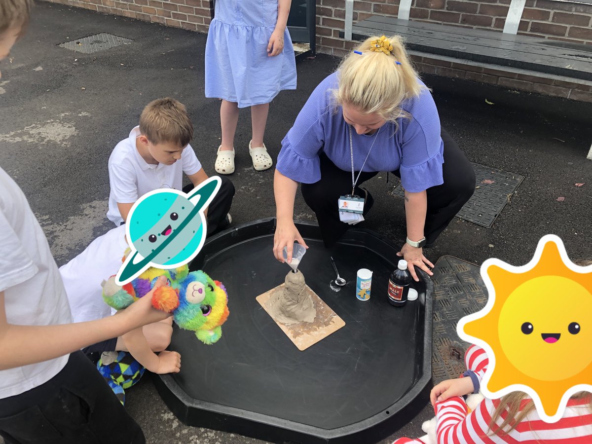 Euler_Academy's tweet photo. #ChestnutClass loved creating a volcano in their geography lesson yesterday! We talked about the eruption and how as the magma flows down the sides of the volcano it cools and hardens to create a new layer of rock. #geographers #scientists https://t.co/L9g4zp1ztc