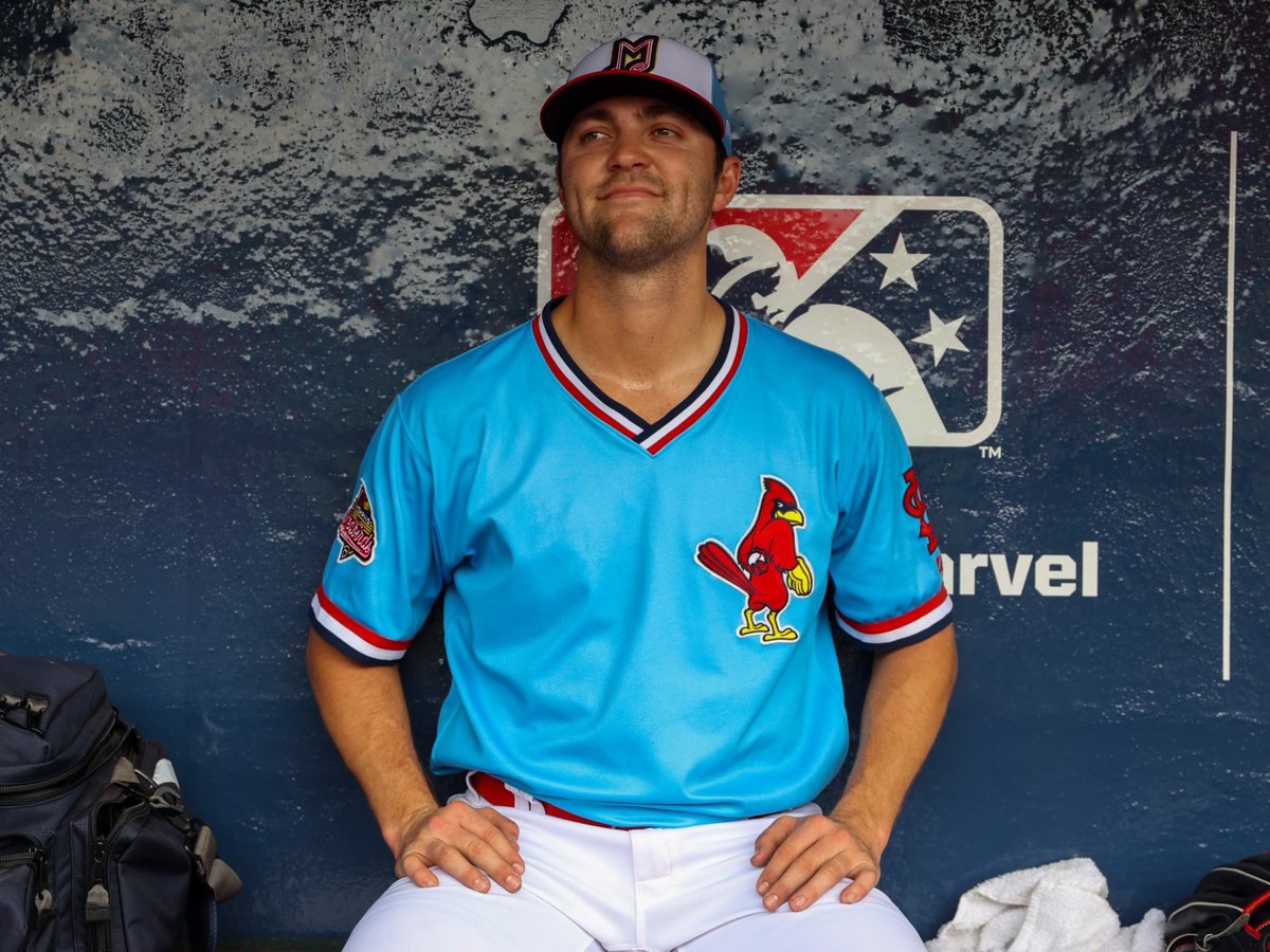 memphisredbirds's tweet image. Powder Blue Replica Jersey Giveaway 🔥 🔥 🔥 🔥 

You can look as cool as James Naile in this pic if you are one of the first 1,500 fans in the stadium on July 1! 😎 

TIX 🔗: bit.ly/45BoUvY