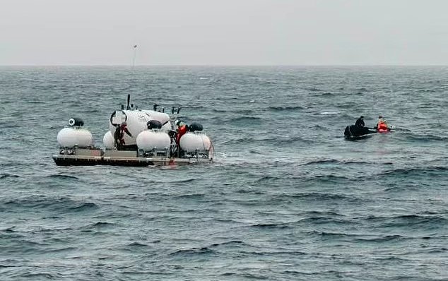 worldXmonitor's tweet image. Race to save-Titan five: just 24 hours of oxygen left.
Last known sighting, The Titan was pictured just before it embarked on the dive into the Atlantic Ocean to view the wreck of the Titanic.

#missingsub #Titan #OceanGateExpeditions #OceansGate