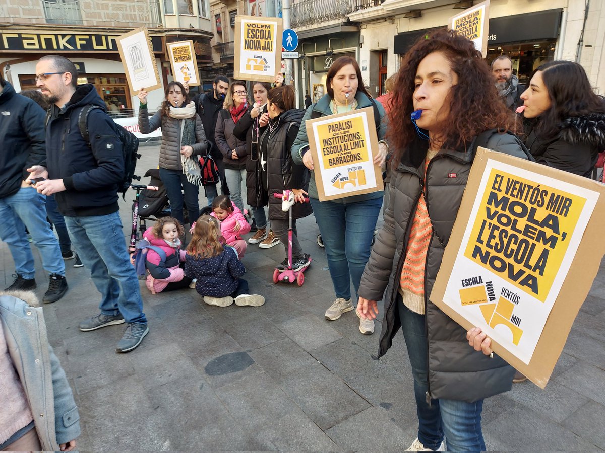 🗒️ 🏫 Acaba el curs escolar amb moltes assignatures pendents a les escoles públiques, com els nous edificis el <a href="/badalonaport/">AFA Escola BDN Port</a>, <a href="/VentosMir/">AFA Escola Ventós Mir</a> o <a href="/Escolamontigala/">AMPA Montigalà</a>. <a href="/bdncom/">Badalona Comunicació</a> #Badalona. Ara en parlem @FampasBadalona