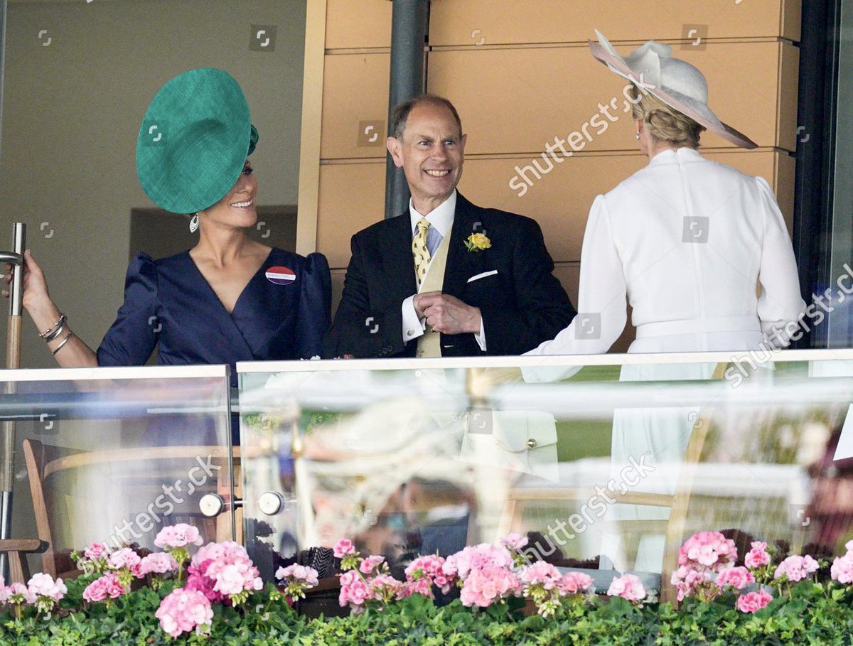 Edward, Sophie and their niece Zara Tindall at Royal Ascot - Day 2 💕🐎

📸 Dave Shopland/Shutterstock