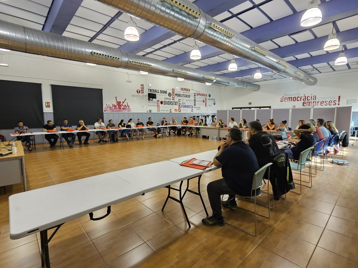 FICCOOBLLPAG's tweet image. Éxito total de las Jornadas de Acogida , hoy en nuestra sede de Cornellà.  Son héroes de la clase obrera defendiendo a sus compañeros!!!
Vivan las Comisiones Obreras!!!