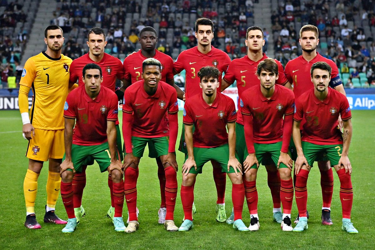 B24PT's tweet photo. As últimas gerações de Portugal a participar em Euros sub-21 🔙 https://t.co/hQjKsdAD1r