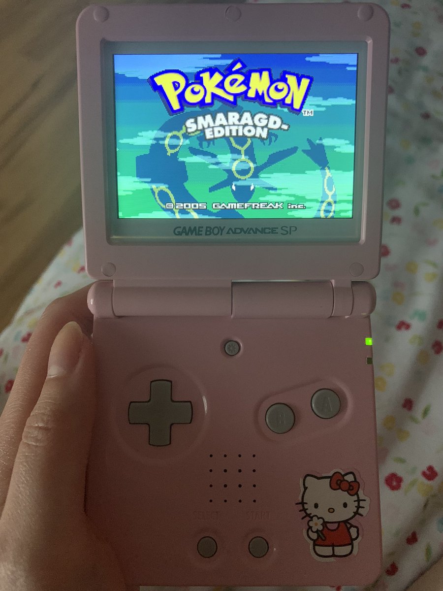 ddrgoat's tweet photo. Gamer girl moment hehe #hellokitty
#gameboymod https://t.co/mYcVv7ddfU