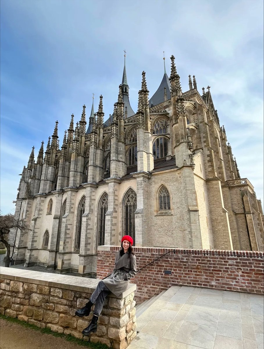 TheCultureMap's tweet photo. Kutna Hora in Czechia: Quirky Attractions &amp; Gothic Architecture: https://t.co/KjJxuf4gd8 #VisitCzechia #KutnaHora #Prague #GothicArchitecture https://t.co/3tAxd0woVI