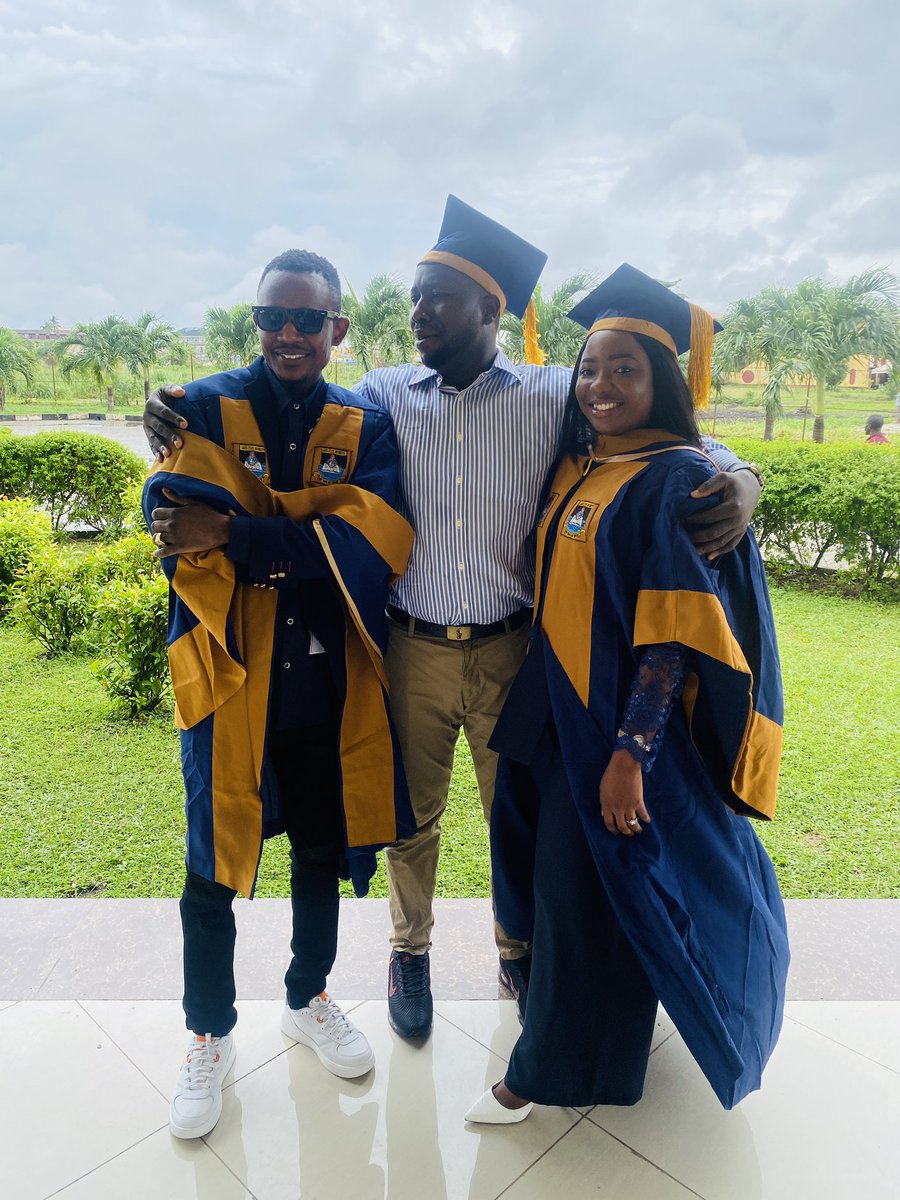 Sayhello2akin's tweet photo. Happy convocation ❤️💯 https://t.co/ezSLK30u8C