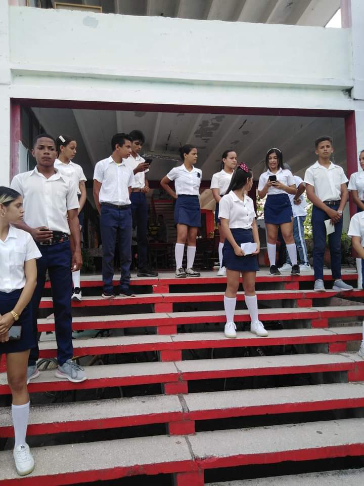 dmejiguani's tweet photo. En Jiguaní recorrido provincia evaluando el cumplimiento de la estrategia de preparación de los estudiantes que se preparan para los exámenes de ingreso. #EducaciónJiguaní.
#EducaciónGranma. #CubaMined. https://t.co/7lXtpq5WiW