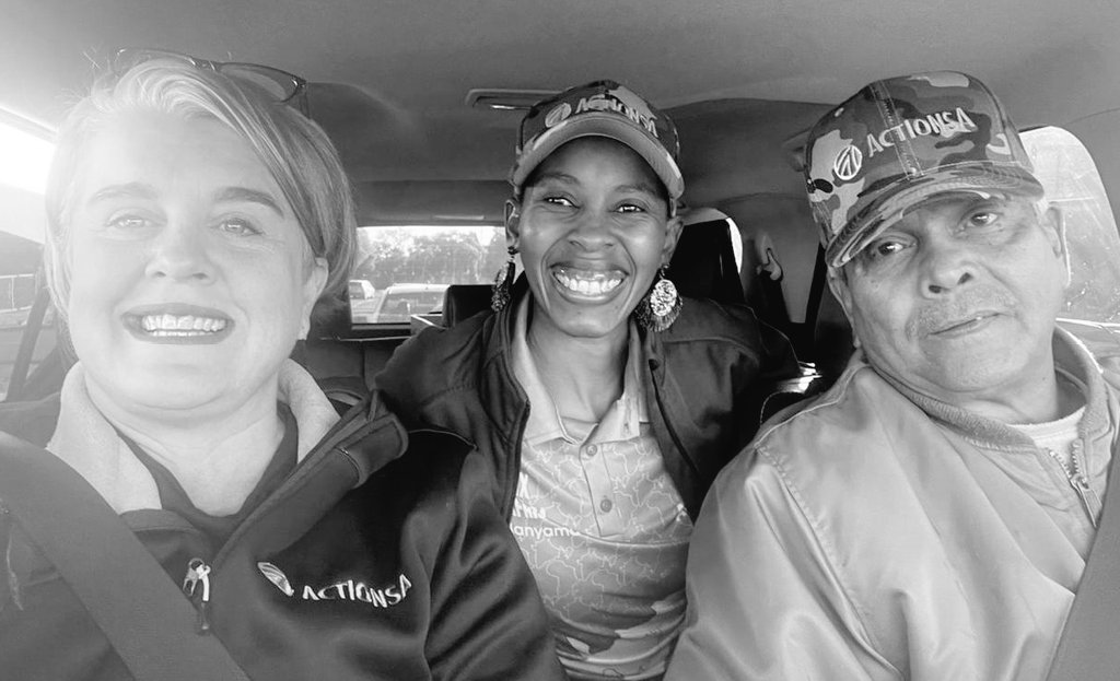 This is us, the residents of Deon Cloete @Actionsa_ward83 in Johannesburg Constituency C en route to support our candidate @Vuyokamba in sharing a #RandomActOfKindness with the Oasis Seniors from Ennerdale CoJ Ward 7. @CarinvdS @rodney_rnp