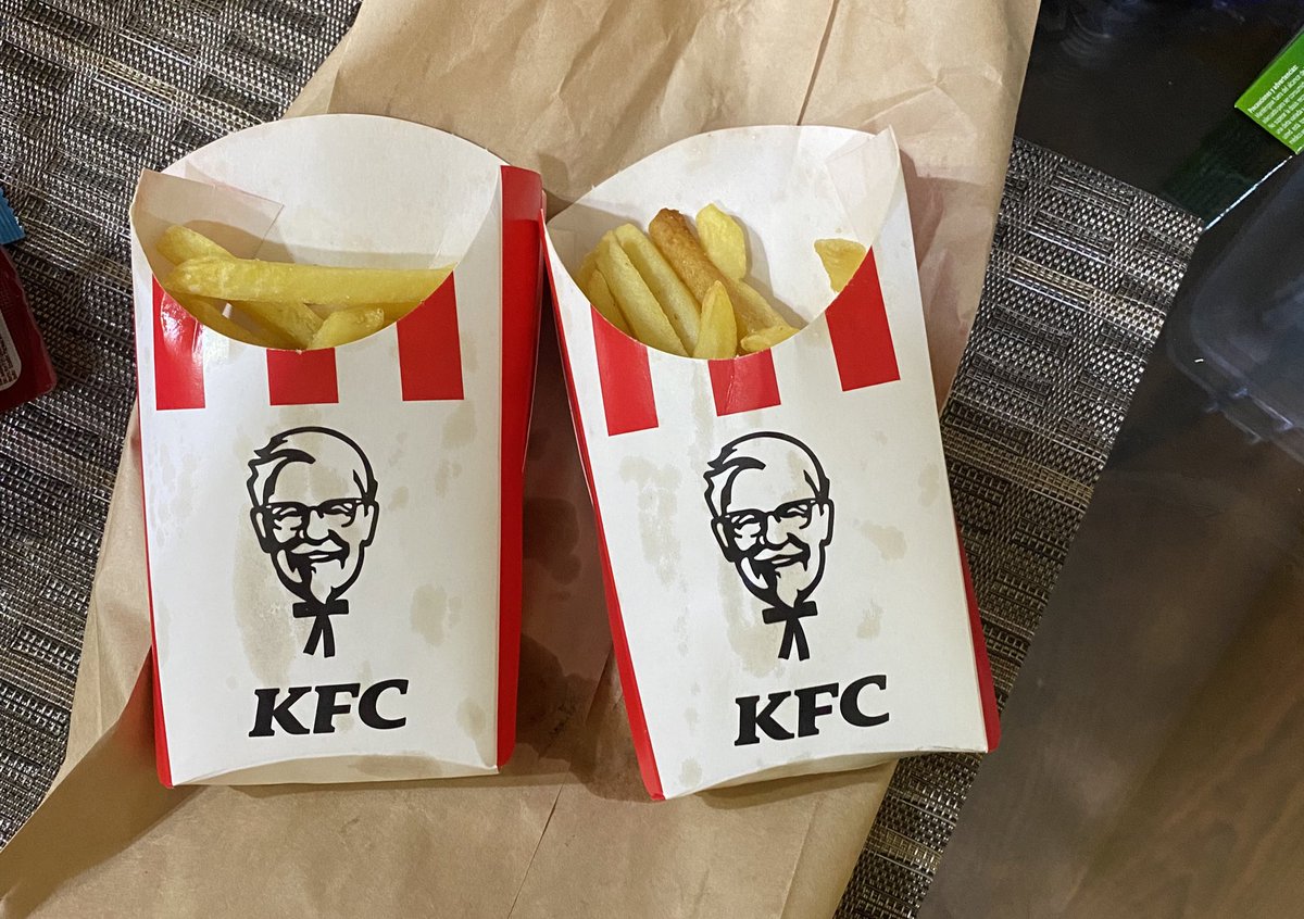 elvaroec's tweet photo. 2 porciones de papas fritas grandes por $5,99 

¿Es hora de quemar a @kfcecuador ? 

Sí, es hora de quemar a KFC Ecuador. https://t.co/xGouYb5KYC