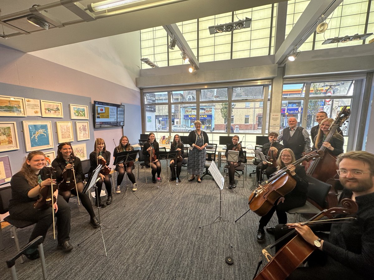NACmusicservice's tweet image. Lovely morning at Irvine Library with musicians from the Chamber String Group celebrating Make Music Day UK @NACLibraries @NAC_Provost @MakeMusicDayUK @North_Ayrshire @Kilwinning_Acad @LargsAcademy @StMatthewsAc @ArdAcademy @NACEducation 
#MakeMusicDayUK