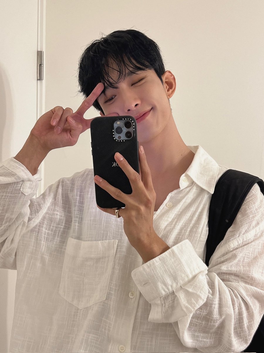 svtcontents's tweet photo. [#WEVERSE POST] 230621 DK #도겸

⚔️: good night☺️ https://t.co/uLVeRmse5z