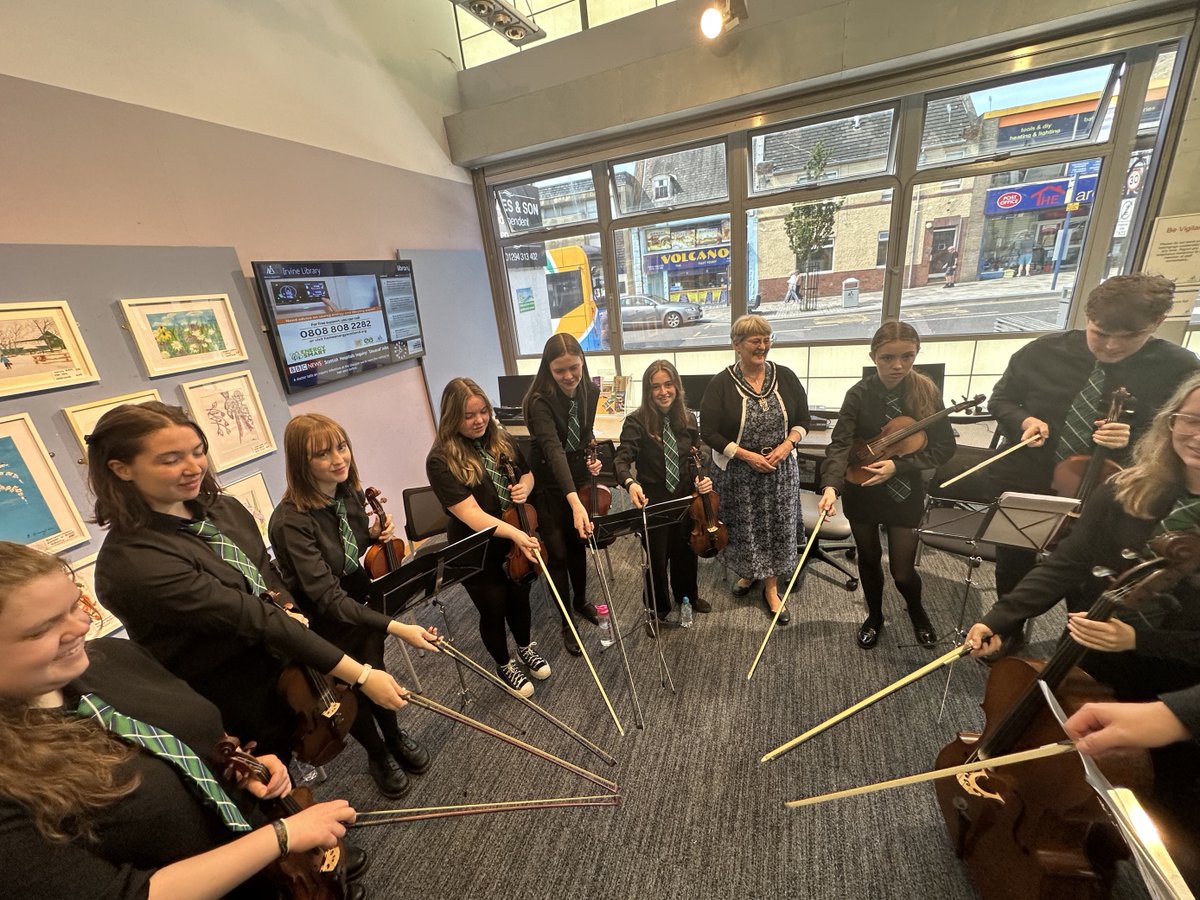 NACmusicservice's tweet image. Lovely morning at Irvine Library with musicians from the Chamber String Group celebrating Make Music Day UK @NACLibraries @NAC_Provost @MakeMusicDayUK @North_Ayrshire @Kilwinning_Acad @LargsAcademy @StMatthewsAc @ArdAcademy @NACEducation 
#MakeMusicDayUK
