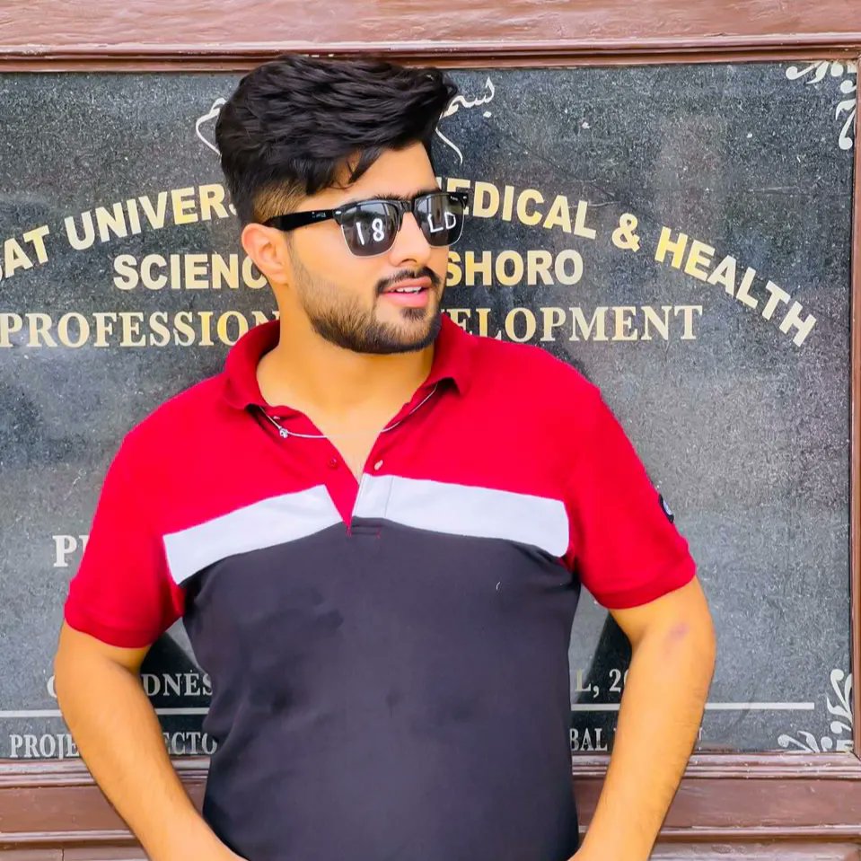 Silly_MID__ON's tweet image. Sunshine mixed with a little hurricane !
Singing off from LUMHS university with a BANG BANG 🔥🔥💘 
#Graduatingclassof2023 #MedTwitter