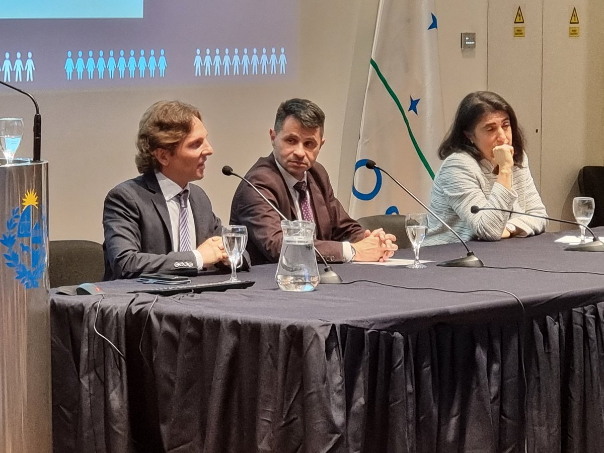 MTSSuy's tweet photo. #AHORA Lanzamiento de 12.a edición de #YoEstudioyTrabajo para empresas y organismos públicos, a cargo de @DanieledPerez
Presentación de resultados de @diegoubfal con presencia de Celia Ortega del @BancoMundial
y reconocimiento a instituciones por su compromiso con la iniciativa. https://t.co/zmasJG3mrQ