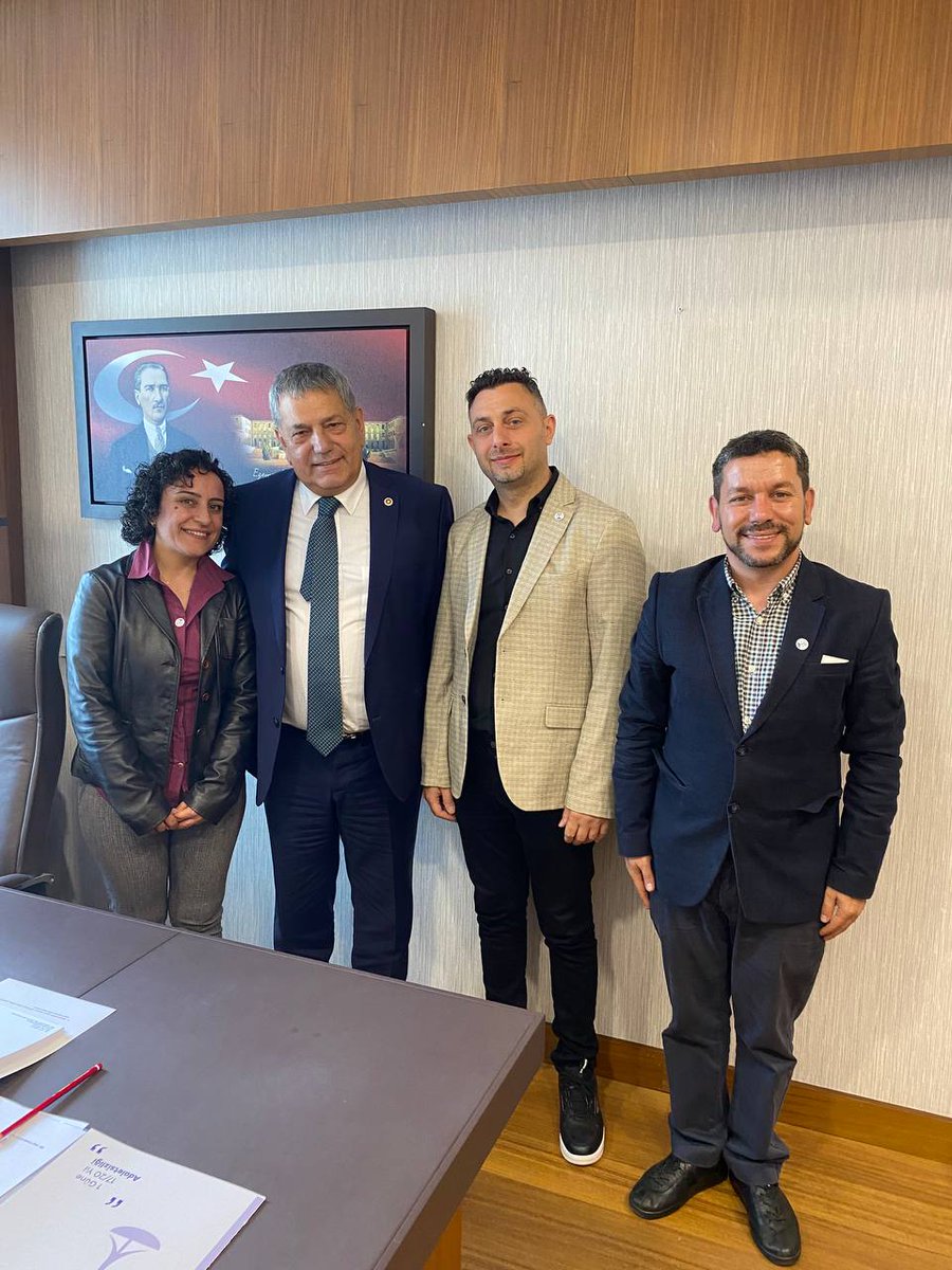 EmadDernegi's tweet photo. Cumhuriyet Halk Partisi Rize Milletvekili Sayın Tahsin Ocaklı @tahsinocakli 
 Bey’ e bizleri makamında ağırladığı için teşekkür eder , saygılarımızı sunarız

Emadder Mecliste ve Kademeli Emeklilik
@herkesicinCHP https://t.co/EQJARFv1ix